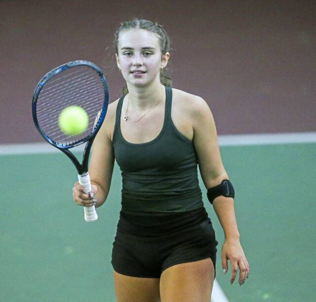 9009080_web1_gtr-GabbyDusi1-110225