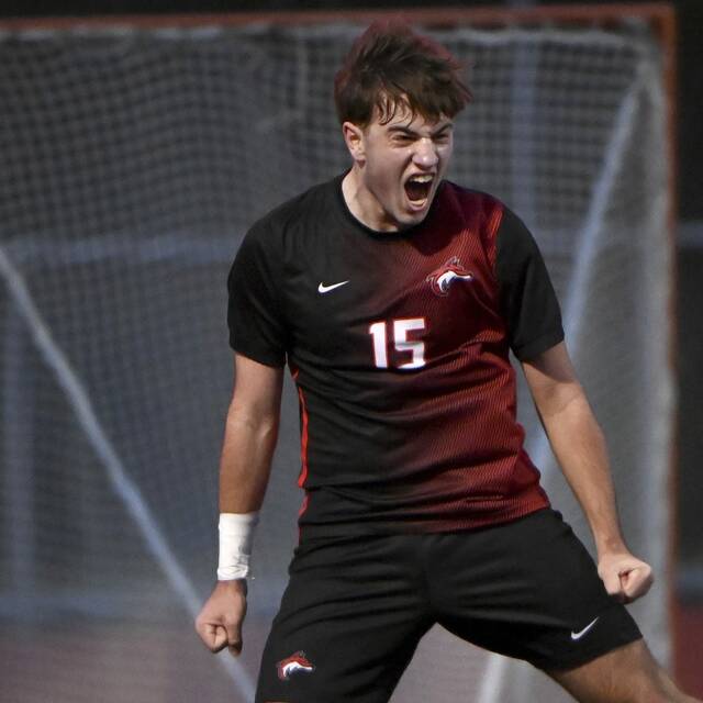 9016686_web1_ptr-FCCentralYork05-110525