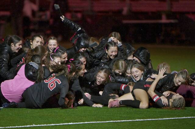 9023419_web1_her-FCgirlssoccer-01