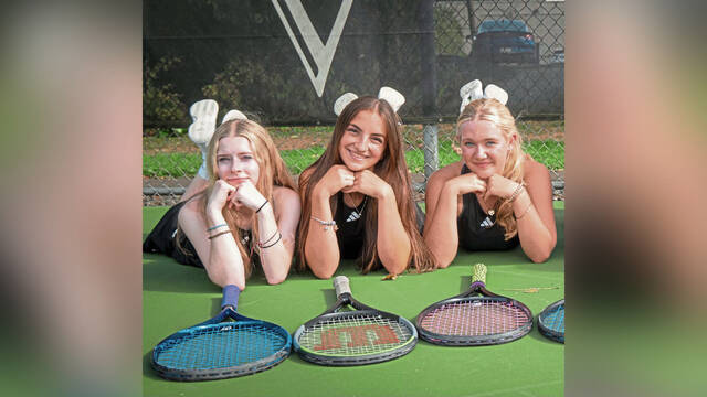 9033913_web1_sew-QVtenniscaptains-112025-WEB