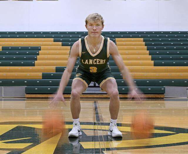 9036208_web1_gtr-HoopsCover01