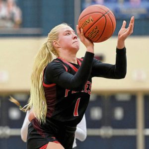 Fox Chapel’s Lyla Jablon scores against Franklin Regional last season.