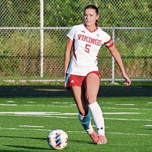 Mt. Pleasant’s Morgan Gesinski plays against Deer Lakes on Monday, Sept. 8, 2025, in West Deer.