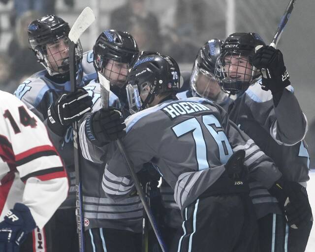 9054027_web1_ptr-SVFChockey01-111825