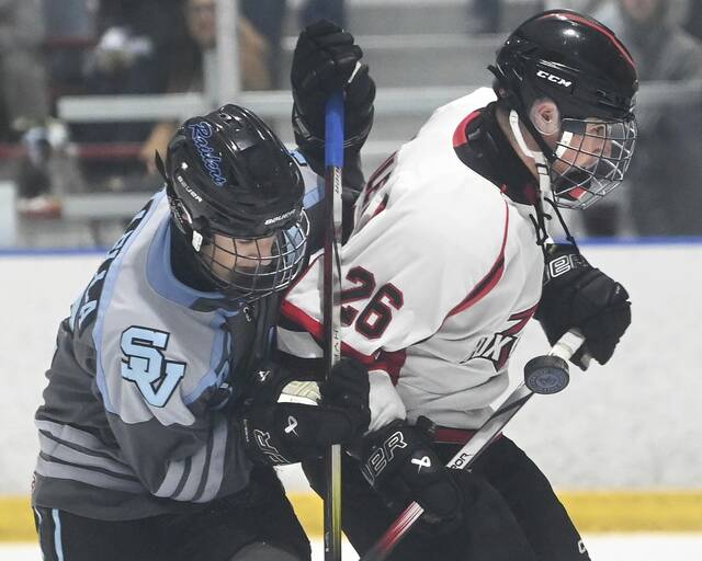 9054027_web1_ptr-SVFChockey08-111825