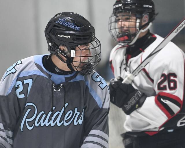 9054027_web1_ptr-SVFChockey09-111825