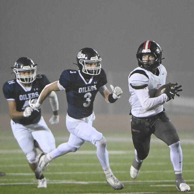 9067100_web1_ptr-QuipsOilCity01-112225