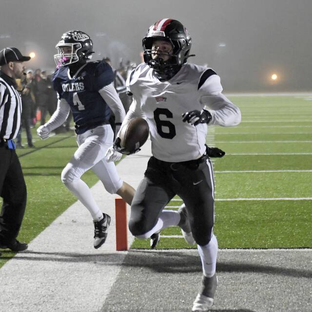 9067100_web1_ptr-QuipsOilCity02-112225