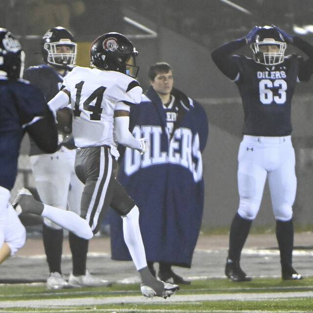 9067100_web1_ptr-QuipsOilCity08-112225