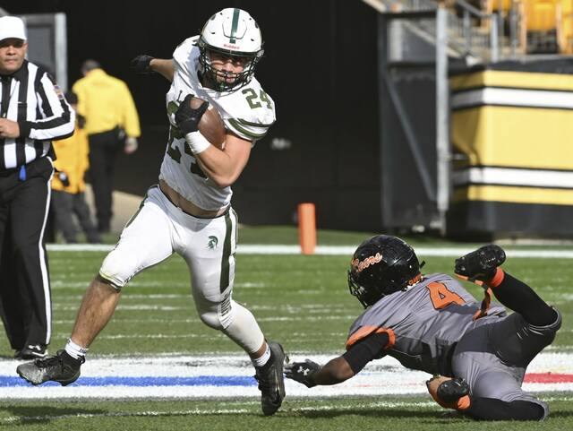 9070016_web1_ptr-ClairtonLaurel02-112325