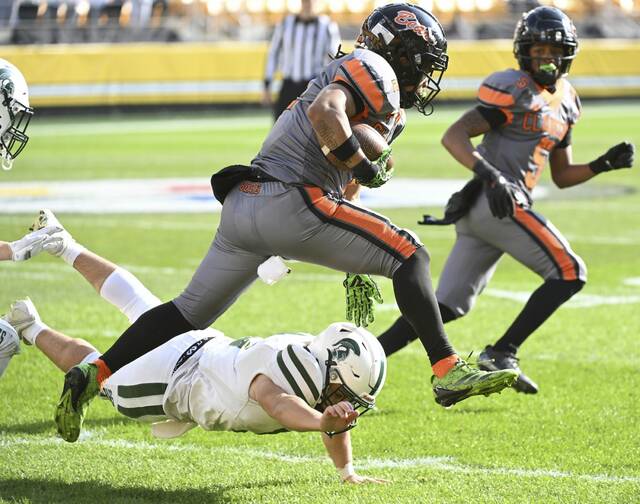 9070016_web1_ptr-ClairtonLaurel03-112325