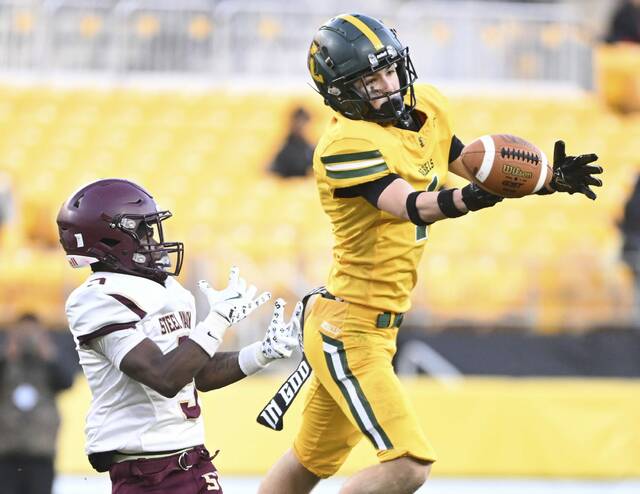 9070026_web1_ptr-SVSeton12-112325