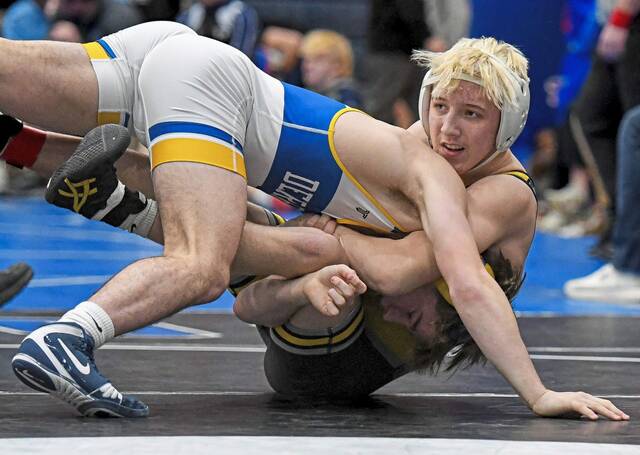 9074706_web1_ptr-2awrestling31-022325