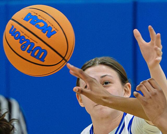 9084223_web1_vnd-LeechGrl01-112925