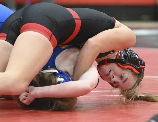 9100622_web1_ptr-FCWrestling02-120525