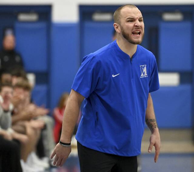 9102136_web1_gtr-HempLatrobe10-120525