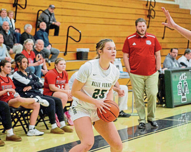 Belle Vernons Saylor Lee eyes up a shot against Elizabeth Forward last season. (Jenn Codeluppi | Mon Valley Independent)
