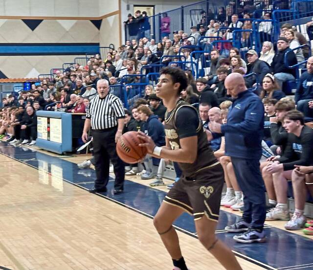 Highlands' Preston Foster (23) plays against Burrell on Dec. 12, 2025, at Burrell. (Antonio Rossetti | For TribLive)