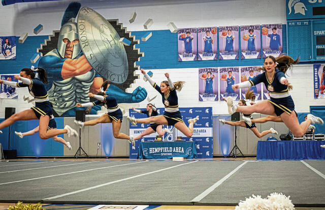 9144532_web1_gtr-lo-hempfieldcheer10-122125