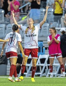 Defender Sydney Lindeman (3) and her Pittsburgh Riveters teammates celebrate a win over Steel City FC on June 27 at Highmark Stadium. (Pittsburgh Riveters)