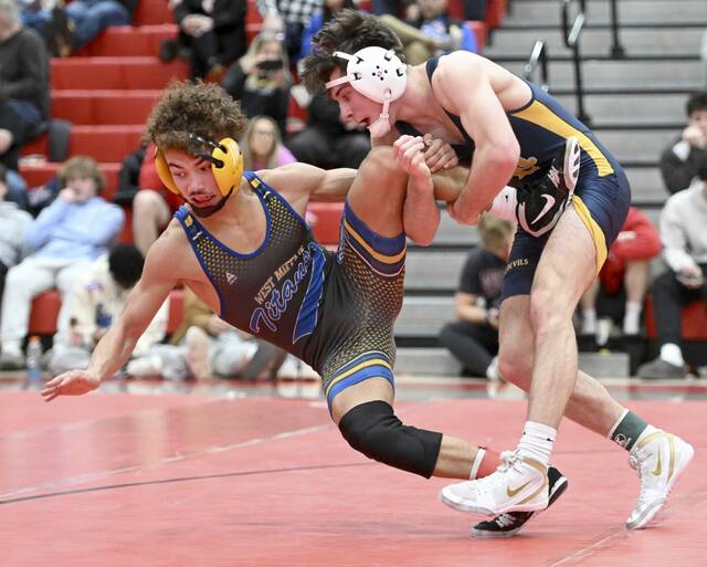 9215762_web1_ptr-ACWrestling04-011826