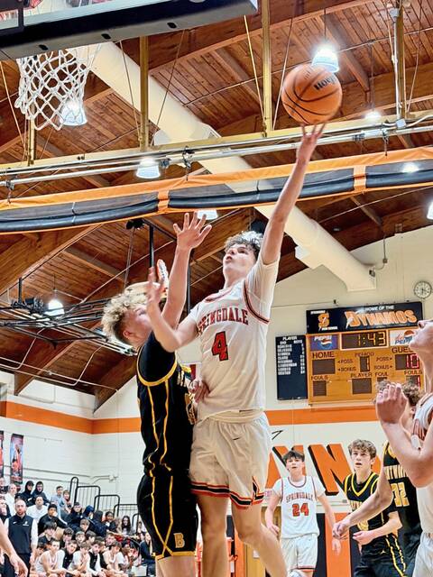 Springdale's Robbie Simmen drives to the basket against Bentworth's Levi Urcho during their game Friday, Jan. 23, 2026. (Antonio Rossetti | For TribLive)