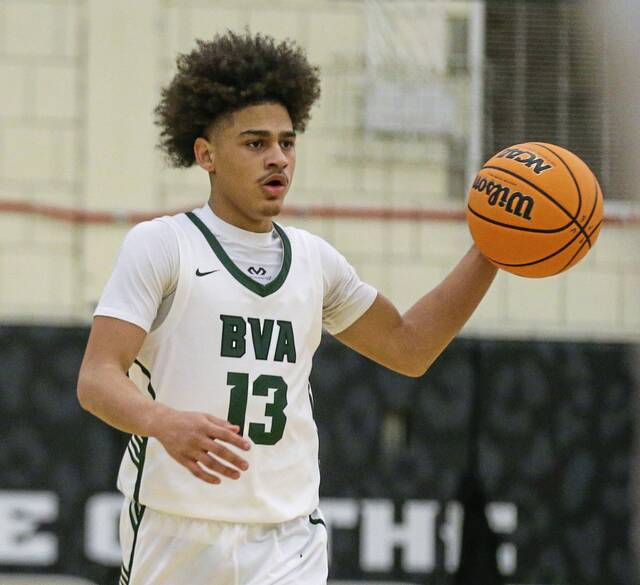 Belle Vernon's Elijah Majors looks over the offense during Friday's WPIAL Class 4A first-round playoff game against Burrell. (Mike Darnay | Mon Valley Independent)