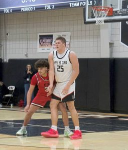 Upper St. Clair's Ryan Robbins (right) posts up on Fox Chapel's Carson Rihn during the WPIAL Class 6A quarterfinals Thursday, Feb. 20, 2026. (Brennan Valladares | for TribLive)
                                Upper St. Clairs Ryan Robbins (right) posts up on Fox Chapels Carson Rihn during the WPIAL Class 6A quarterfinals Thursday. (Brennan Valladares | for TribLive)