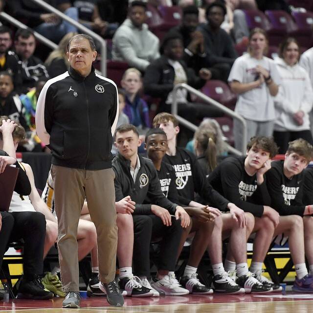 Quaker Valley coach Mike Mastroianni (Christopher Horner | TribLive)