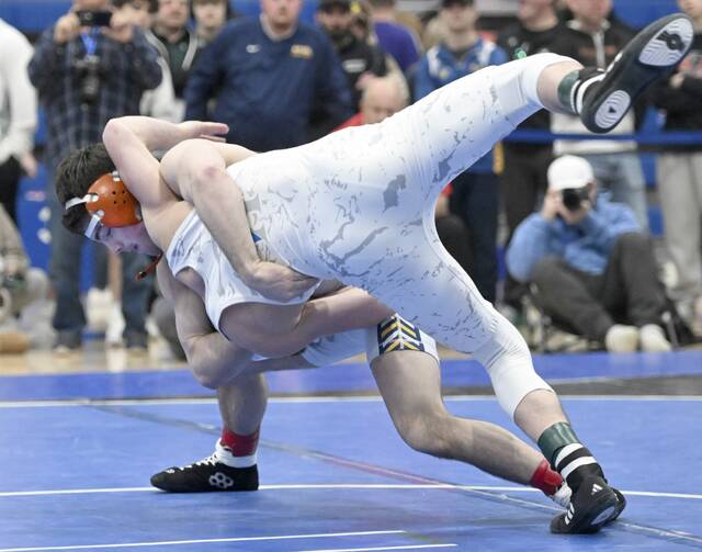 Norwins Landon Sidun beats Hempfields Nico Kapusta in the 121-pound final during the WPIAL Class 3A wrestling championships Saturday at Canon-McMillan. (Chaz Palla | TribLive)
