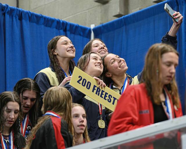 9337832_web1_ptr-WPIAL2Aswim9-022726