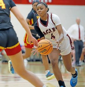 Oakland Catholic's Zephaniah Troxler-Scott catches a pass in transition during a WPIAL Class 4A semifinal Monday, Feb. 23, 2026 at North Hills Middle School. Troxler-Scott finished with 10 points. (Josh Rizzo | For TribLive)
