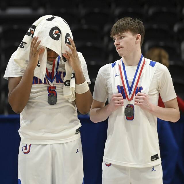 9341514_web1_ptr-WPIAL2Aboys08-022826