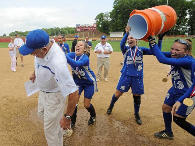 9408769_web1_BLR-Softball-AAAA-30-4