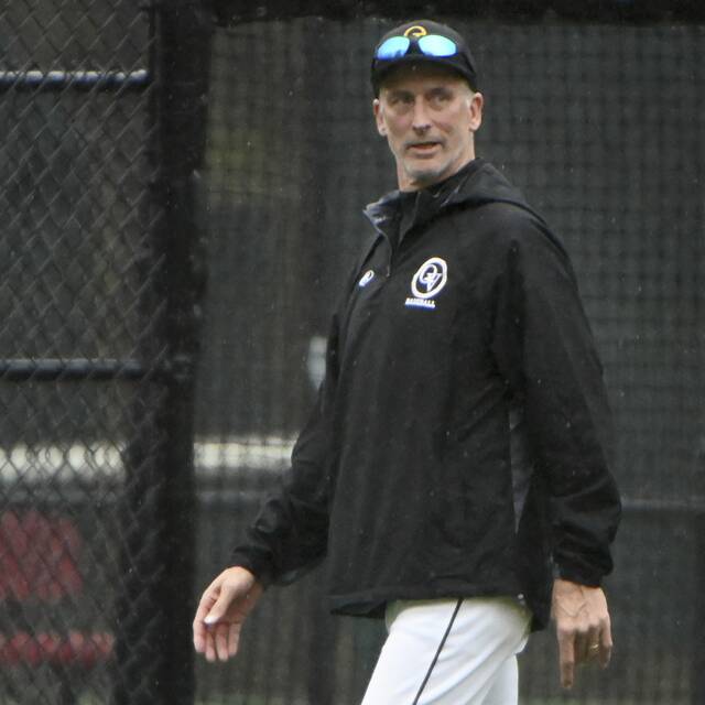 9416086_web1_sew-QVbaseball-06