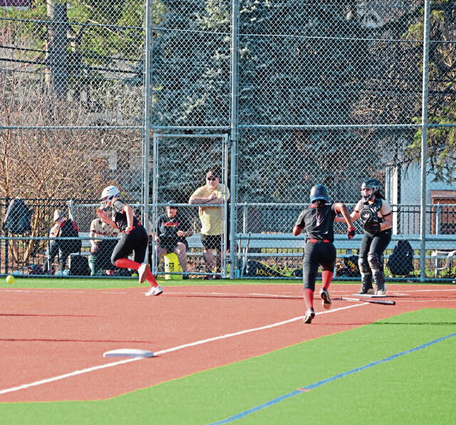 9483733_web1_sew-SAsoftball9-032725