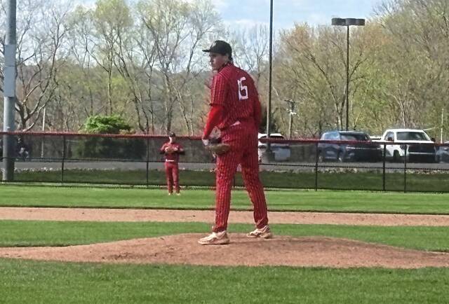 Peters Townships David Oberschelp prepares to pitch to Upper St. Clair on April 20. (Don Rebel | TribLive)