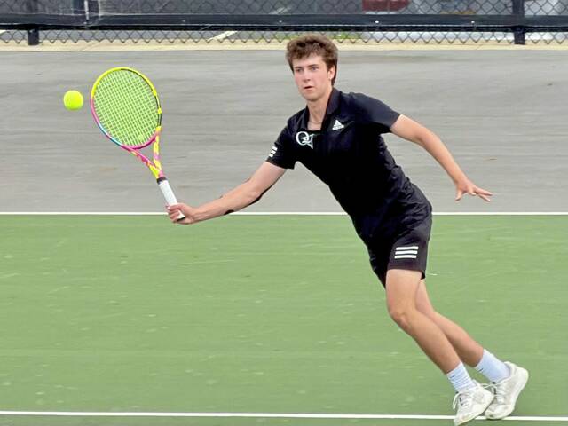 9612378_web1_ptr-2Atennis1-050626